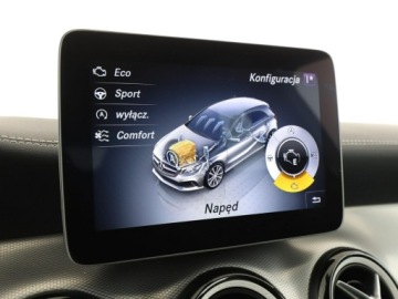 Mercedes Klasa A W176 Hatchback 5d Facelifting 180 122KM 2017 Mercedes A 180 AMG Line full LED Podg.fotele i, zdjęcie 24