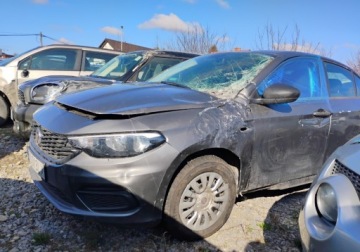 Fiat Tipo II Sedan 1.4 95KM 2020 Fiat Tipo 2020r, Salon Polska. 1.4 LPG. Uszkodzony lewy przod i tyl. 1.4, zdjęcie 1