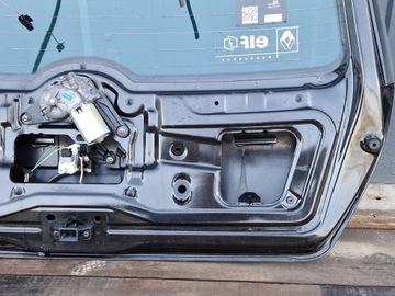RENAULT CLIO 2 FACELIFT - VÍKO KUFRU KUFRU NV676 ČERNÁ