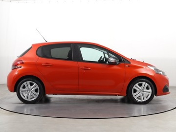Peugeot 208 I Hatchback 5d Facelifting 1.2 PureTech 82KM 2016 Peugeot 208 1.2 PureTech, Salon Polska, zdjęcie 5