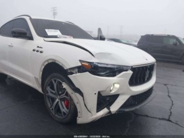 Maserati Levante 2022 Maserati Levante 2022r., 4x4, 3.0L 3.0 Benzyna 424KM, zdjęcie 1