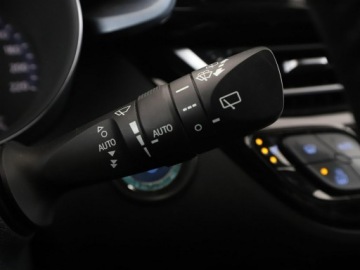 Toyota C-HR I Crossover Facelifting 1.8 Hybrid 122KM 2020 Toyota C-HR lift niski przebieg navi kamera grzane, zdjęcie 31