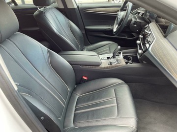 BMW Seria 5 G30-G31 Touring Facelifting 3.0 530d 286KM 2021 BMW 530 BMW 530d xdrive 286KM, zdjęcie 12