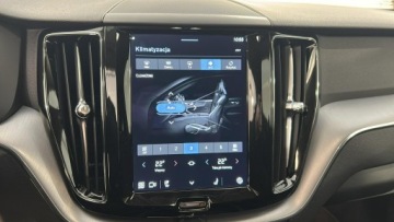 Volvo XC60 II 2021 Volvo XC 60 B4 D AWD Momentum Pro hak, zdjęcie 20