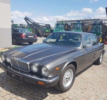 Jaguar XJ III 1984 Jaguar XJ 4.2 Sovereign 1984, zdjęcie 2