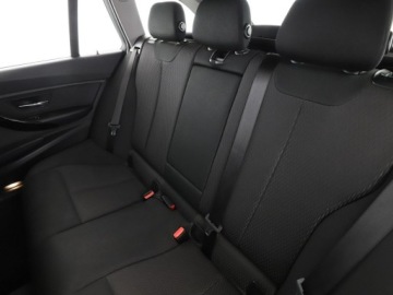 BMW Seria 3 F30-F31-F34 Touring Facelifting 2.0 320i 184KM 2018 BMW 320 4x4 automat navi full LED klima auto, zdjęcie 16