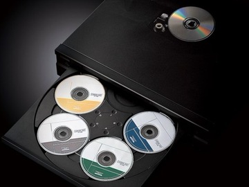 Черный проигрыватель компакт-дисков Yamaha CD-C603 в Гливице доступен немедленно.