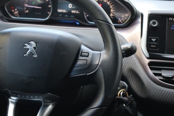 Peugeot 2008 I SUV 1.2 VTi 82KM 2014 Peugeot 2008 1.2 PureTech, Salon Polska, zdjęcie 17