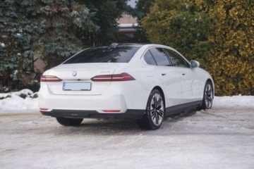 BMW Seria 5 G90-91 2023 BMW Seria 5 1rej. 2024 sDrive PHEV 2.0 Hybryda 190KM, zdjęcie 4