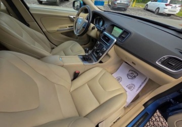 Volvo V60 I Kombi Facelifting 2.0 D3 136KM 2014 Volvo V60 2,0 R5 136KM Kamera Blis Aktywne Swiatla 2.0 Diesel 136KM, zdjęcie 38