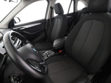 BMW X1 F48 Crossover sDrive18d 150KM 2017 BMW X1 2.0d Automat Advantage Nawigacja Tempomat, zdjęcie 12