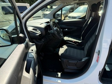 Opel Combo E Kombivan 1.5 Diesel 131KM 2021 Opel Combo niepełnosprawnych rampa inwalida 2021, zdjęcie 14