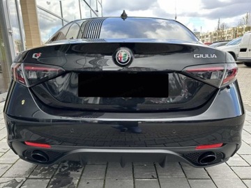 Alfa Romeo Giulia II Sedan Facelifting 2023 2.0 GME Turbo 280KM 2025 ALFA ROMEO Giulia Turbo Veloce Q4 Sedan 2.0 (280KM) 2025, zdjęcie 4