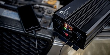 Przetwornica napięcia Newell z czystą sinusoidą - 12 V / 230 V, 1000 W