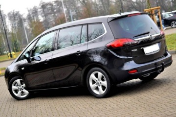 Opel Zafira C Tourer 1.4 Turbo ECOTEC 140KM 2011 Opel Zafira Tourer 1.4T 140KM Xenon 7-Osób, zdjęcie 3