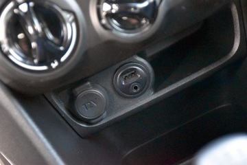 Peugeot 2008 I SUV Facelifting 1.2 PureTech 82KM 2018 Peugeot 2008 I LIFT Active 1.2MPI 82KM TYLKO 65100km Wyposażony Crossover!, zdjęcie 21