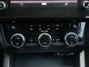 Skoda Octavia III Kombi Facelifting 1.6 TDI 115KM 2017 Skoda Octavia 1.6 TDI, Salon Polska, VAT 23%, zdjęcie 17