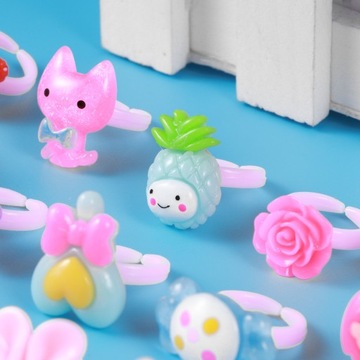 36 SZT. BIŻUTERIA DLA DZIEWCZYN PIERŚCIONKI KARTONOWE PIERŚCIONKI PREZENTOWANE