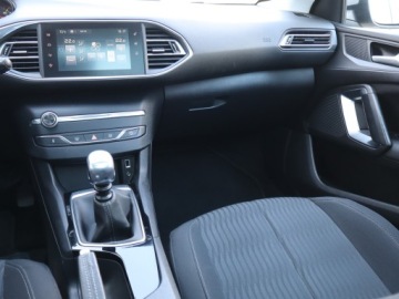 Peugeot 308 II SW 1.6 BlueHDi 120KM 2016 Peugeot 308 1.6 BlueHDi, Navi, Klima, Klimatronic, zdjęcie 7