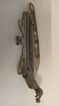 ПЕТЛЯ КАПОТА ЛЕВАЯ VOLVO XC70 30745017