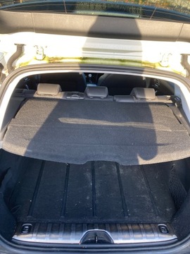PEUGEOT 2008 I POLIČKA ZADNÍ