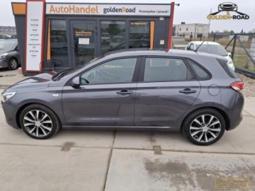 Hyundai i30 III Hatchback 1.6 CRDI DPF 95KM 2017 Hyundai i30 1,6 crdi klima elektryka alu wspomaganie oplacony 1.6 Diesel, zdjęcie 4
