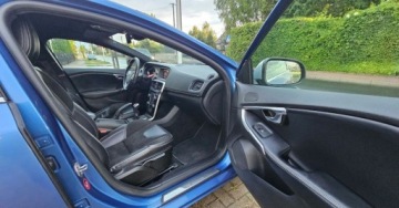Volvo V40 II Hatchback Facelifting 2.0 D2 120KM 2018 Volvo V40 2.0 d R-desing skora alkantara 2.0 Diesel 120KM, zdjęcie 6