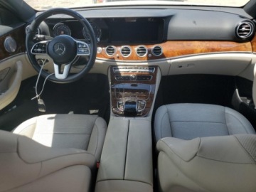Mercedes Klasa E W213 2019 Mercedes-Benz Klasa E 450 4MATIC, 2019r., 4x4, 3.0L 3.0 Benzyna 362KM, zdjęcie 6