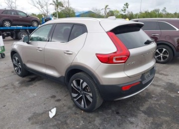 Volvo XC40 Crossover Facelifting 2.0 B5 250KM 2023 Volvo XC 40 2023r., B5 Plus Bright Theme, 2L, od ubezpieczalni 2.0 Benzyna, zdjęcie 2