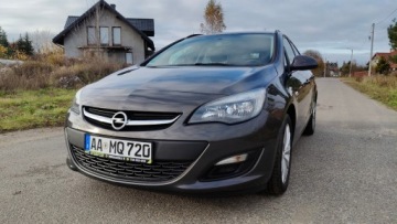 Opel Astra J Sports Tourer Facelifting 1.4 Turbo ECOTEC 140KM 2013 Opel Astra Opel Astra J 1.4 Turbo 140 KM benzyna Z Niemiec 1.4 Benzyna