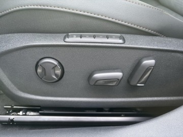 Cupra Leon II Hatchback Facelifting 1.5 eTSI MHEV 150KM 2026 Cupra Leon 1.5 eTSI 150 KM 7-biegowa automatyczna, zdjęcie 13