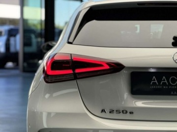 Mercedes Klasa A W177/V177 Hatchback Plug-In 1.3 250e 218KM 2020 Mercedes-Benz Klasa A 250 E Plug In AMG Line Kamera cofania Podgrzewane, zdjęcie 31