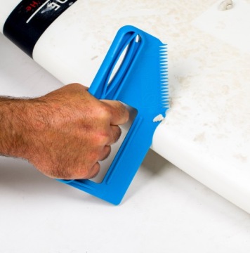 Инструмент Surf Logic Wax&Fin Tool — расческа — розовый