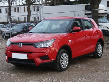 Ssangyong Tivoli Crossover 1.6 128KM 2016 SsangYong Tivoli 1.6 e-XGi, Salon Polska, zdjęcie 1