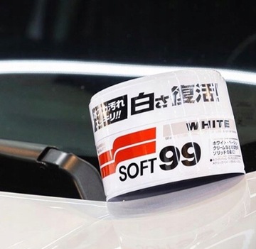 Белый мягкий автомобильный воск с гидрофобным покрытием 350г SOFT99
