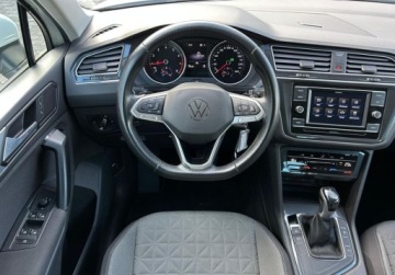 Volkswagen Tiguan II SUV 1.5 TSI EVO 150KM 2020 Volkswagen Tiguan Life, ACC, 3 strefowa klimatyzacja, Bezwypadkowy, Salon, zdjęcie 5