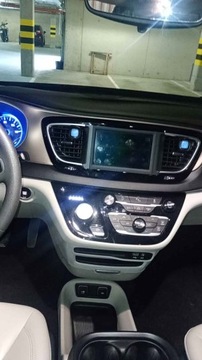 Chrysler Pacifica II 2018 Doinwestowana Pacyfika. nowe Lpg , stan idealny, zdjęcie 9