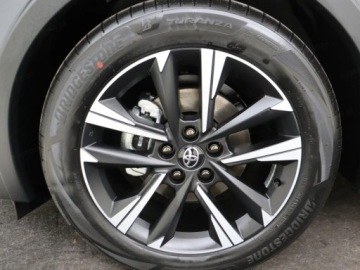 Toyota C-HR II SUV 1.8 Hybrid 140KM 2026 Od ręki - Style 1.8 Hybrid 140KM | Podgrzewane fotele!, zdjęcie 15