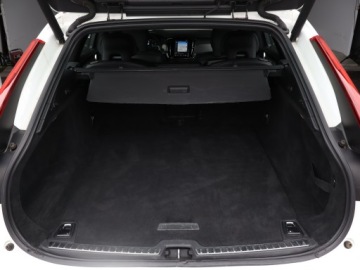 Volvo V90 II Kombi 2.0 D4 190KM 2019 Volvo V90 D4, 187 KM, Automat, VAT 23%, Skóra, zdjęcie 13