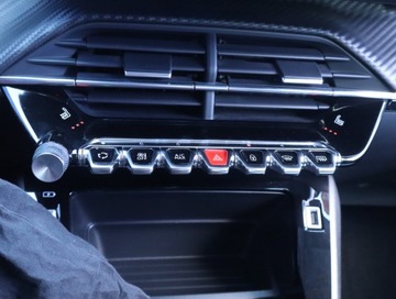 Peugeot 2008 II SUV 1.2 PureTech 130KM 2020 Peugeot 2008 1.2 PureTech, Salon Polska, zdjęcie 15