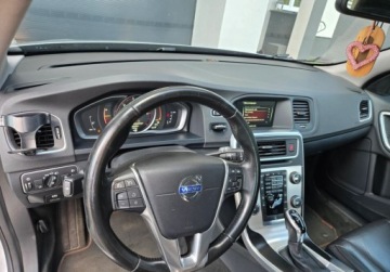 Volvo V60 I Kombi Facelifting 2.0 D3 DRIVE-E 150KM 2016 Volvo V60 Przeglad I ubezpieczenie na Rok. 2.0 Diesel 150KM, zdjęcie 15