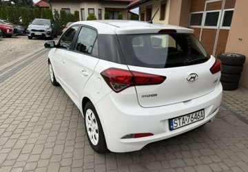 Hyundai i20 II Hatchback 5d 1.2 75KM 2015 Hyundai i20 1,2 75KM Klimatyzacja 1.2 Benzyna 75KM, zdjęcie 8