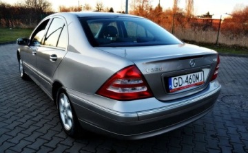 Mercedes Klasa C W203 Sedan W203 2.1 (C 220 CDI) 143KM 2004 Mercedes-Benz Klasa C Klimatyzacja, Tempomat, Zadbany, Serwisowany 2.1, zdjęcie 2