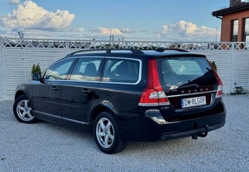 Volvo V70 III Kombi Facelifting 2.0 D2 DRIVE-E 120KM 2016 Volvo V70 Volvo V70 D2 Geartronic Summum 2.0 Diesel 120KM, zdjęcie 1