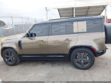 Land Rover Defender IV (L663) 2023 Land Rover Defender 110 X-Dynamic SE 2023 3.0l 3.0 Benzyna 395KM, zdjęcie 2