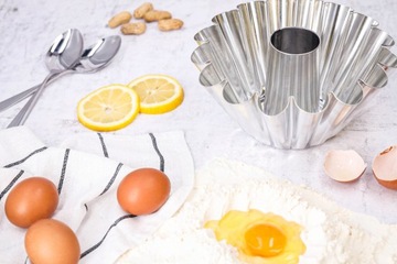 ФОРМА ДЛЯ ВЫПЕЧКИ с гильзой, листовой металл с рифленым рисунком, диаметр 22 см.