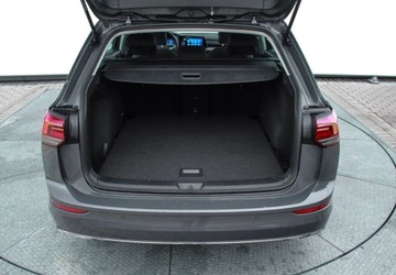Volkswagen Golf VIII Variant 1.5 eTSI 150KM 2024 Volkswagen Golf 1.5 TSI 150KM Style DSG, Masaz, Aktywny tempomat, Sportowe, zdjęcie 8