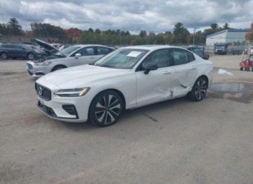 Volvo S60 III 2022 Volvo S60 2022, 2.0L, 4x4, B5 MOMENTUM, od ubezpieczalni 2.0 Benzyna 247KM, zdjęcie 7