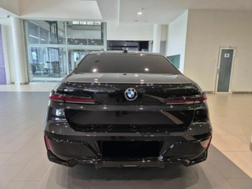BMW Seria 7 G70 Sedan 3.0 40d 299KM 2025 BMW Seria 7 740d xDrive Sport Sedan 3.0 (299KM) 2025, zdjęcie 3