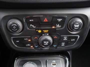 Jeep Compass II SUV 1.4 Multiair 170KM 2017 Jeep Compass 1.4 MultiAir, Salon Polska, zdjęcie 20